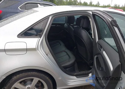 2015 Audi A3 2.0T Premium из США, поврежденный, VIN WAUBFGFF2F1009343